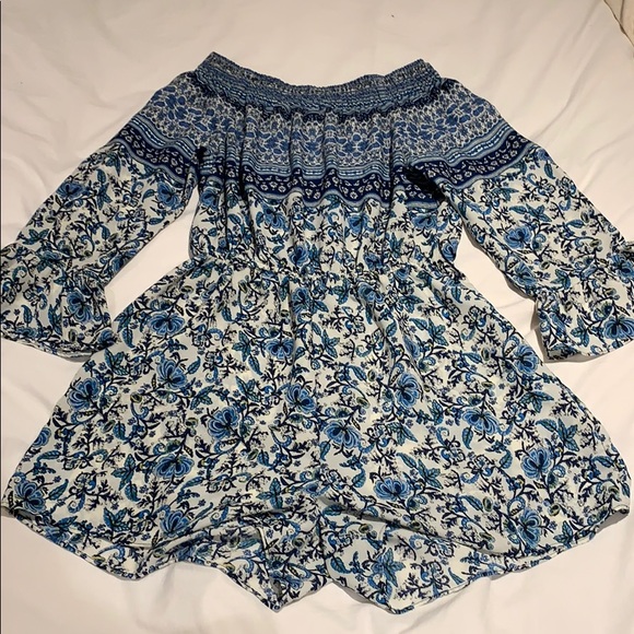 Beautiful blue pattern Romper - Picture 2 of 3